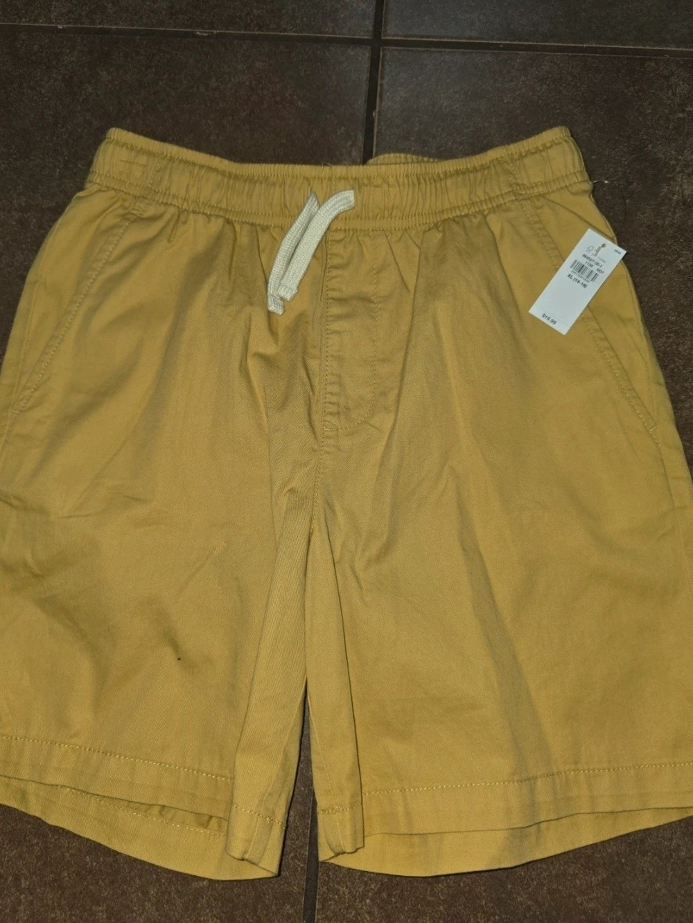 Old Navy Men's Drawstring Shorts in Mustard